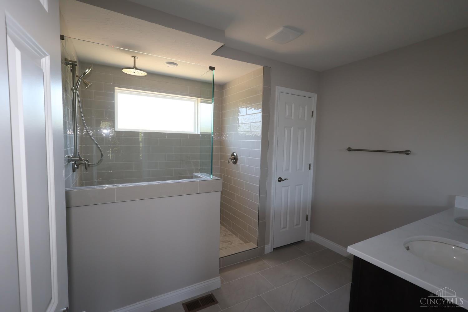 5767 Irwin Drive Property Photo 8