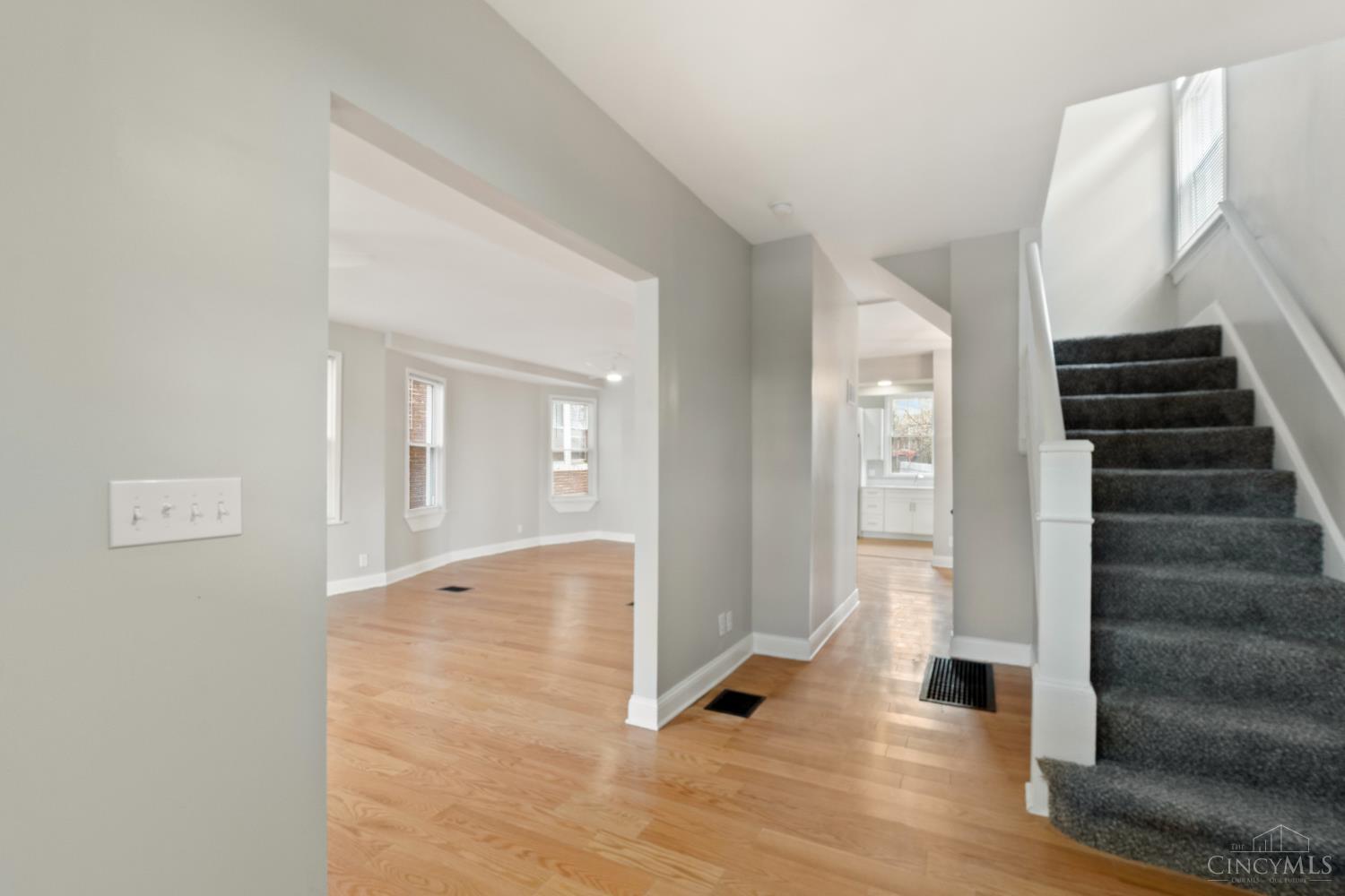 3206 Gilbert Avenue Property Photo 4