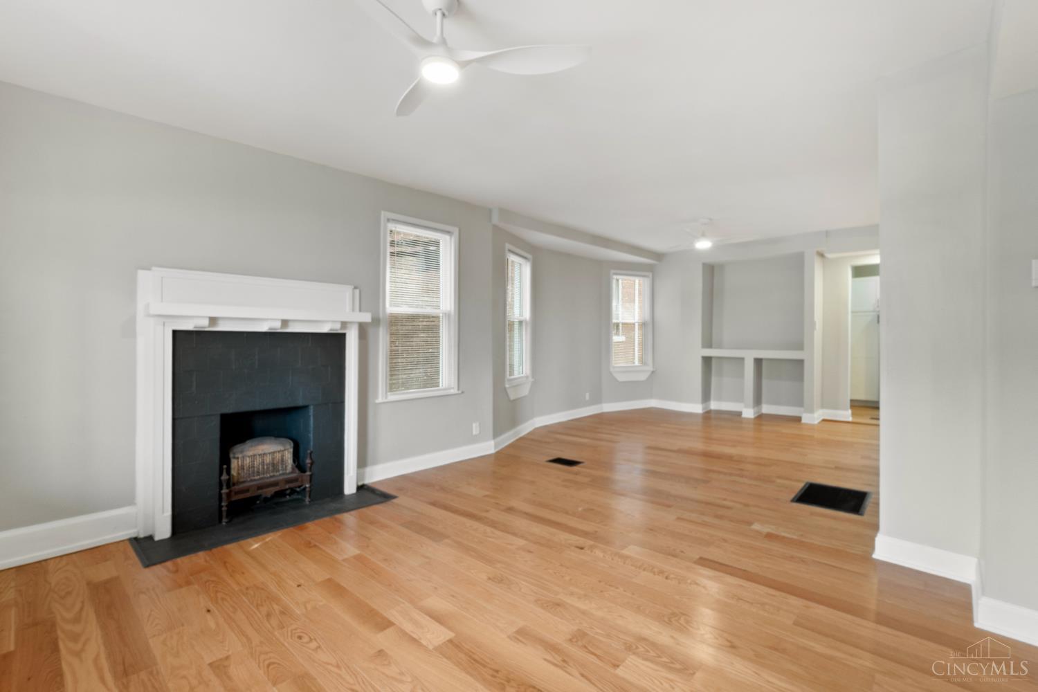 3206 Gilbert Avenue Property Photo 5