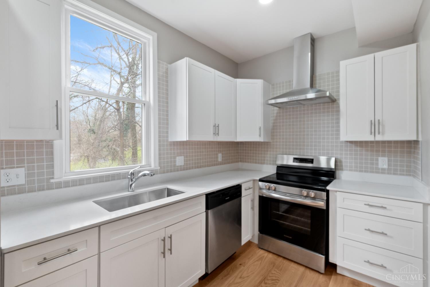 3206 Gilbert Avenue Property Photo 9