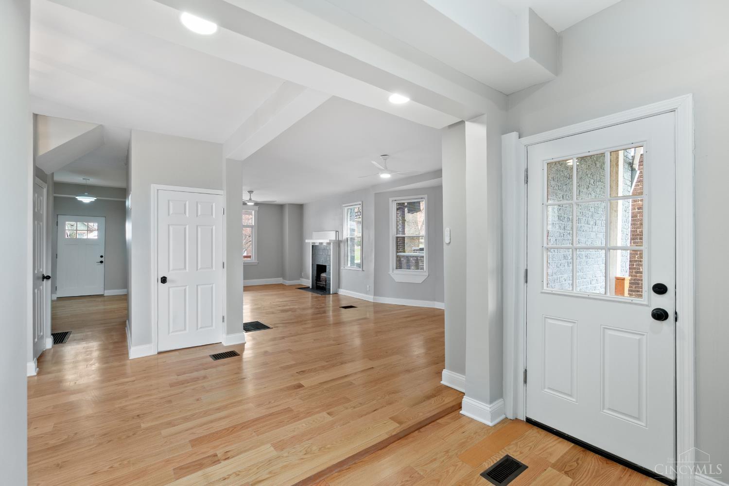 3206 Gilbert Avenue Property Photo 10