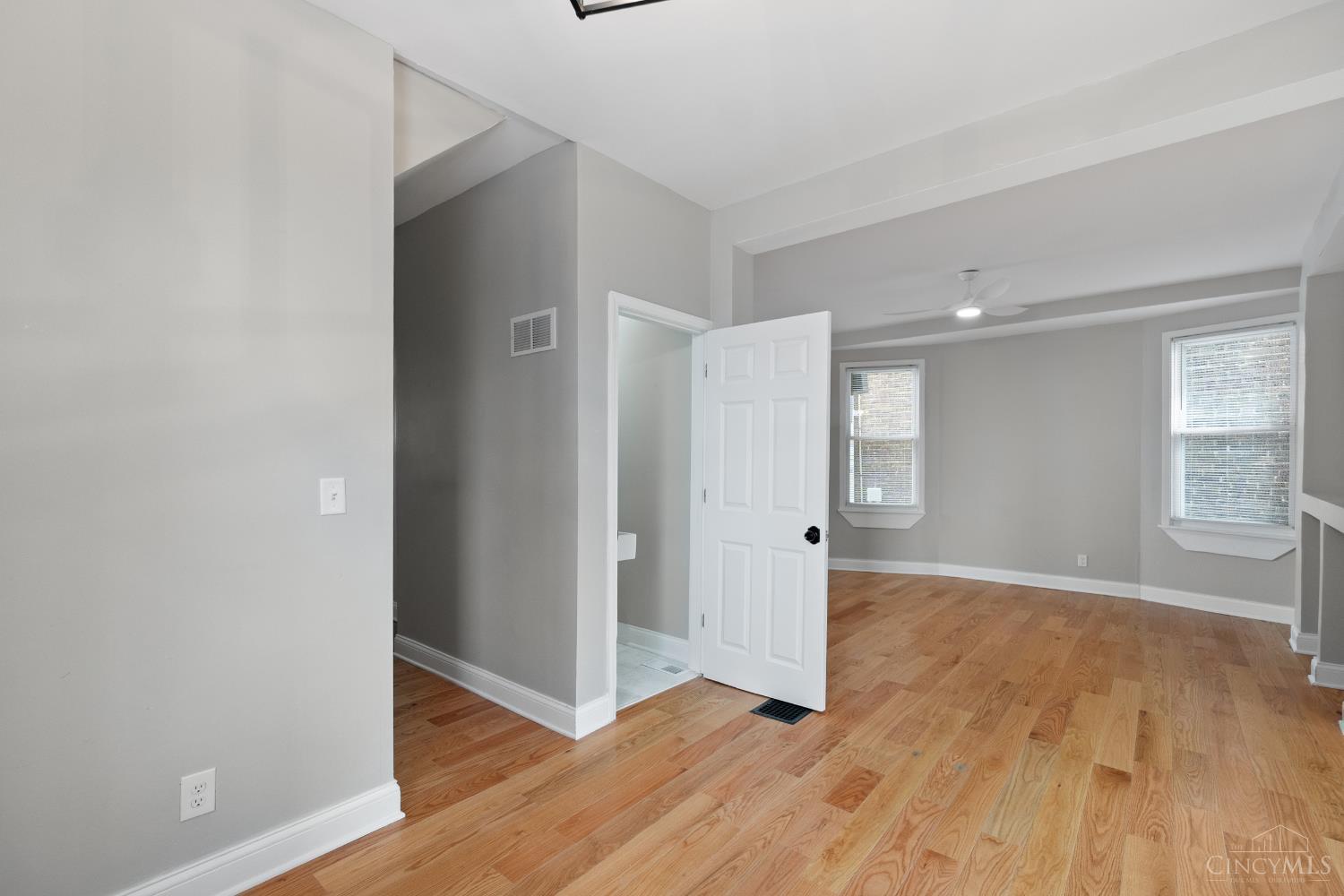 3206 Gilbert Avenue Property Photo 11