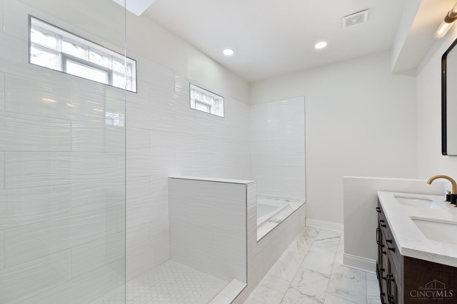 3206 Gilbert Avenue Property Photo 15