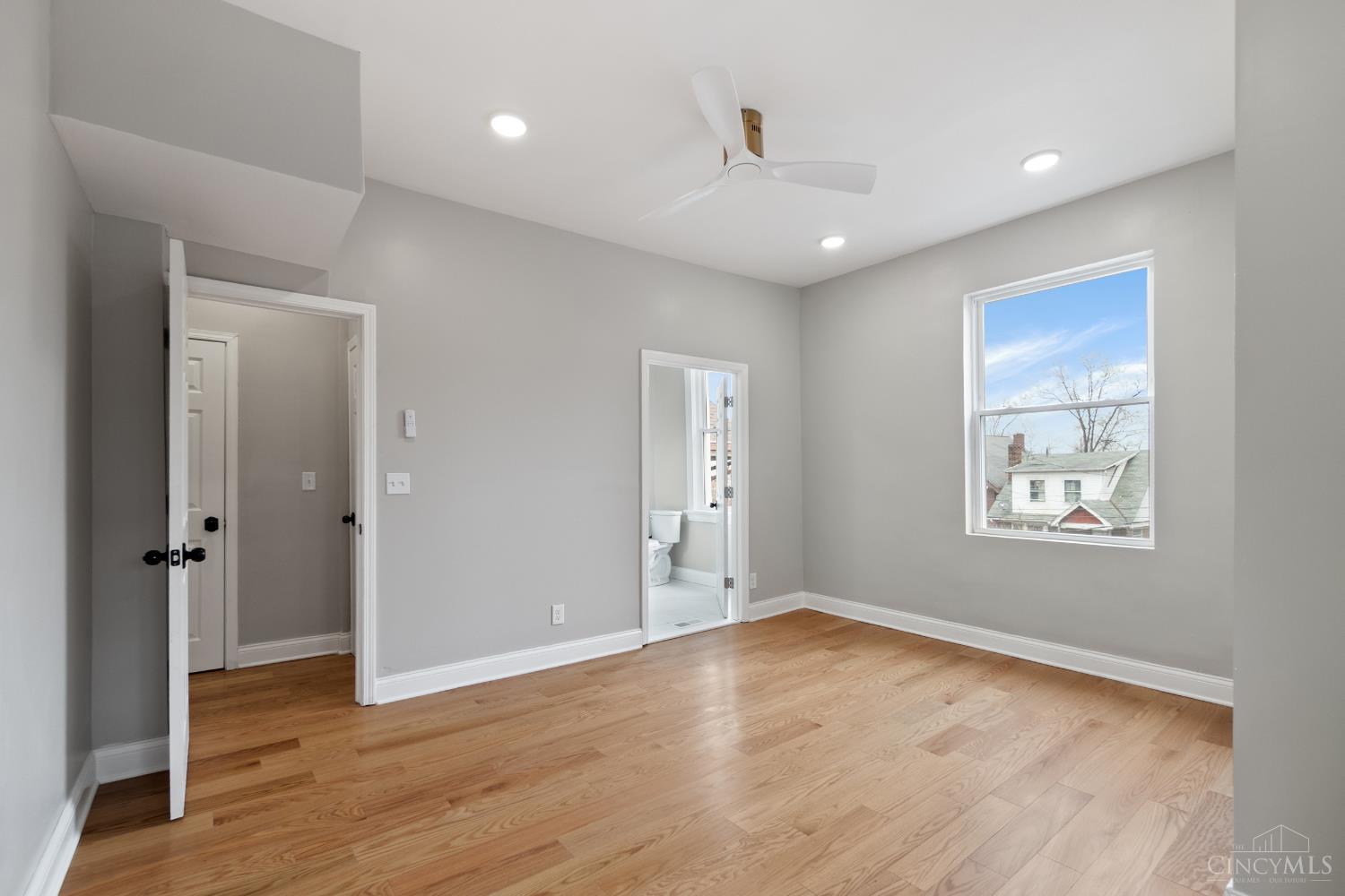 3206 Gilbert Avenue Property Photo 18