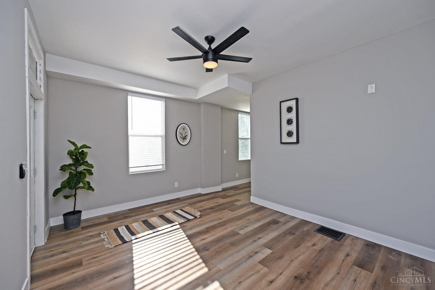 4327 Hays Avenue Property Photo 5