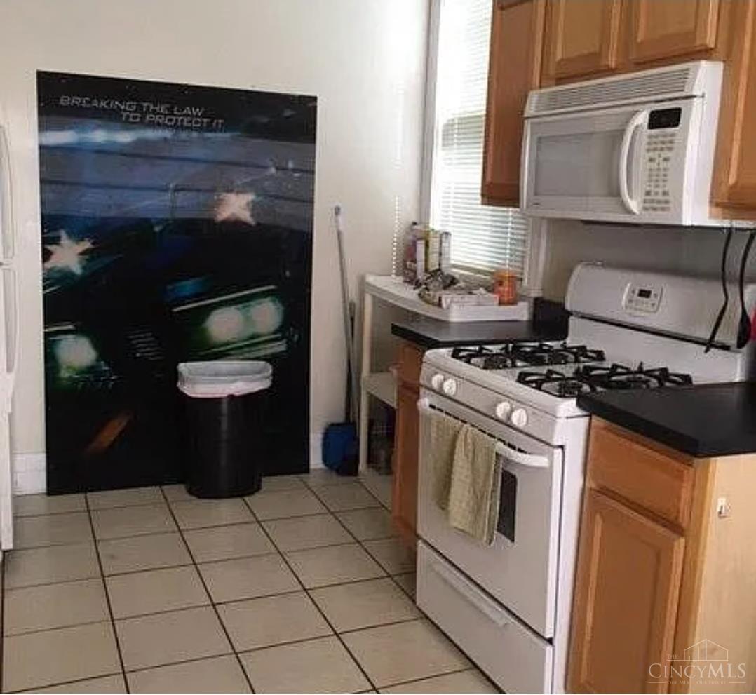 E 225 University Avenue Property Photo 2