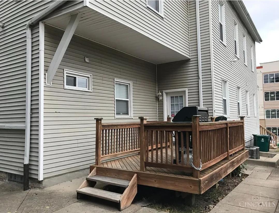 E 225 University Avenue Property Photo 18