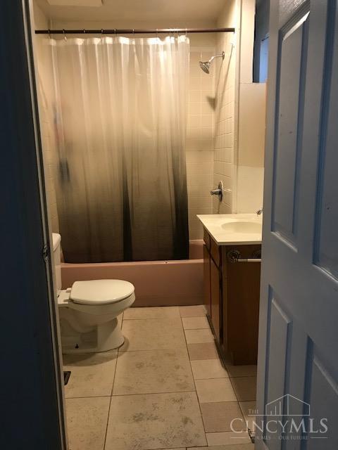 E 241 University Avenue Property Photo 6