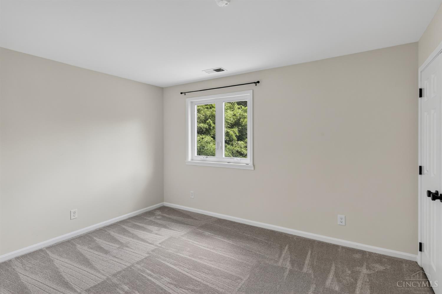7745 Ivygate Lane Property Photo 24
