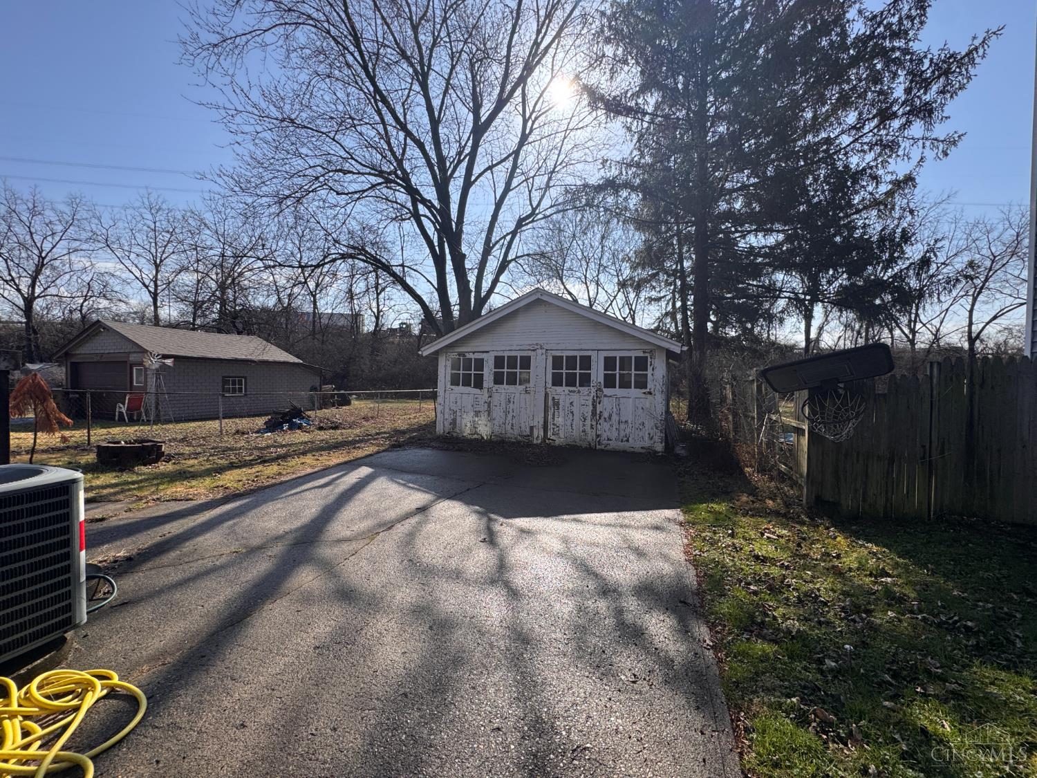 645 Blanche Ave. Property Photo 3