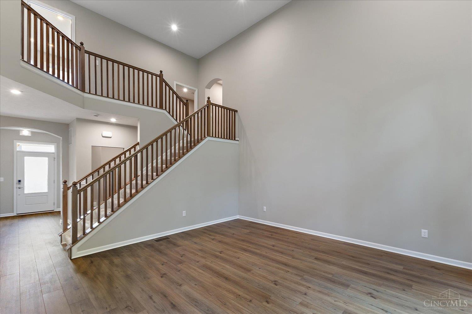 186 Farmstead Boulevard Property Photo 8