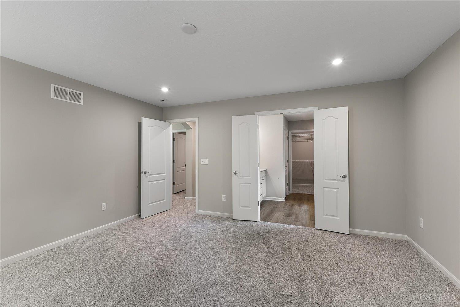 186 Farmstead Boulevard Property Photo 14