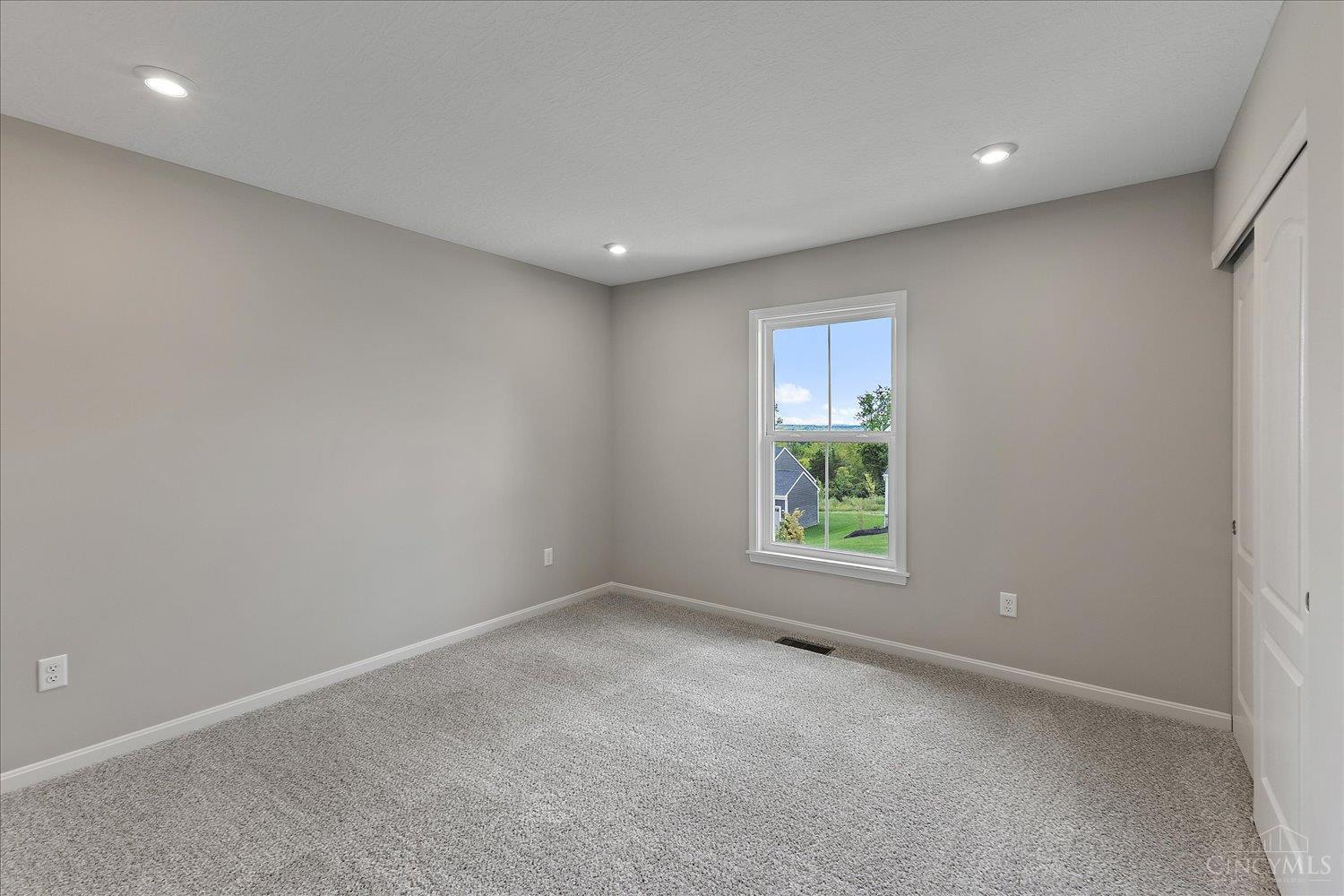 186 Farmstead Boulevard Property Photo 21