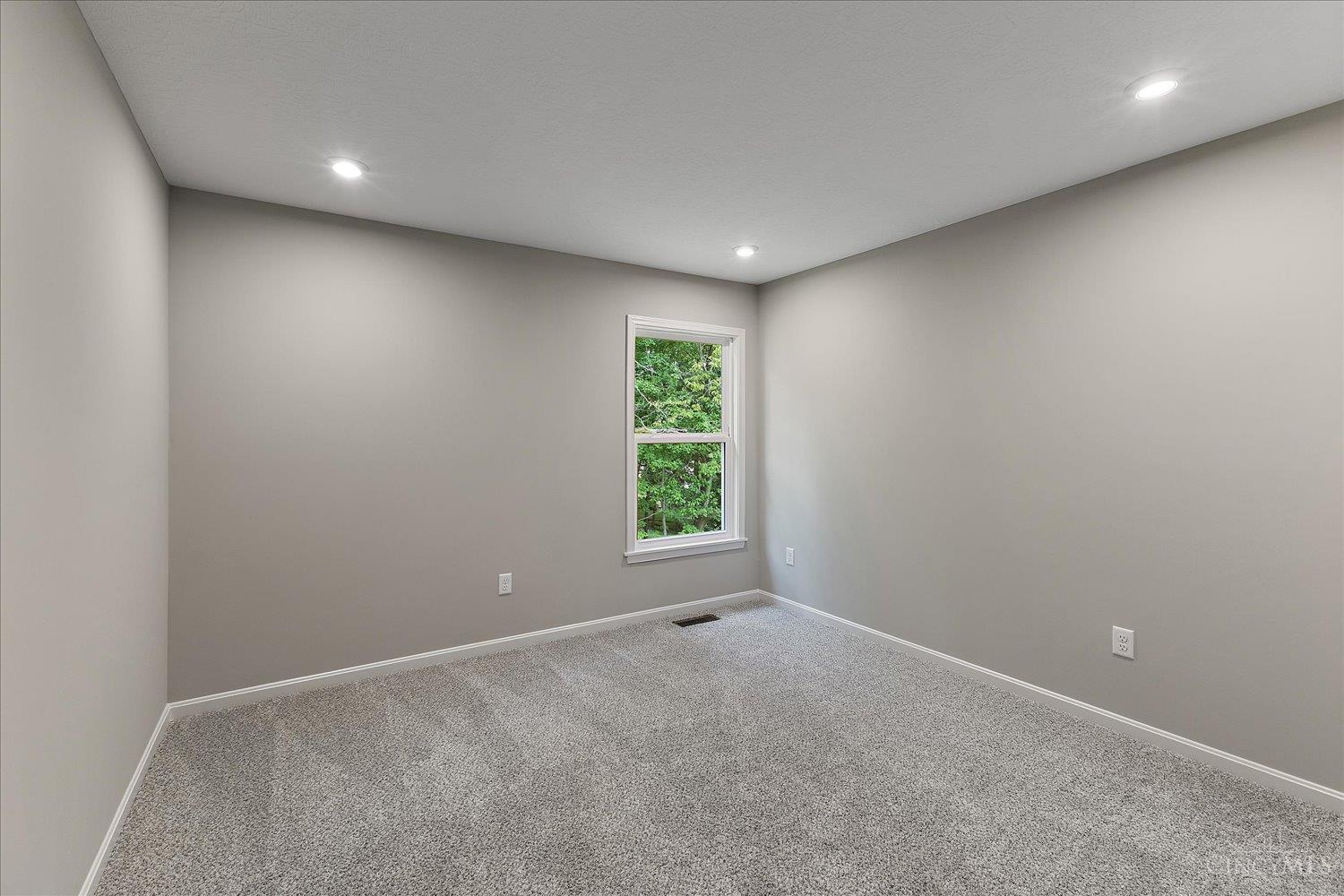 186 Farmstead Boulevard Property Photo 22