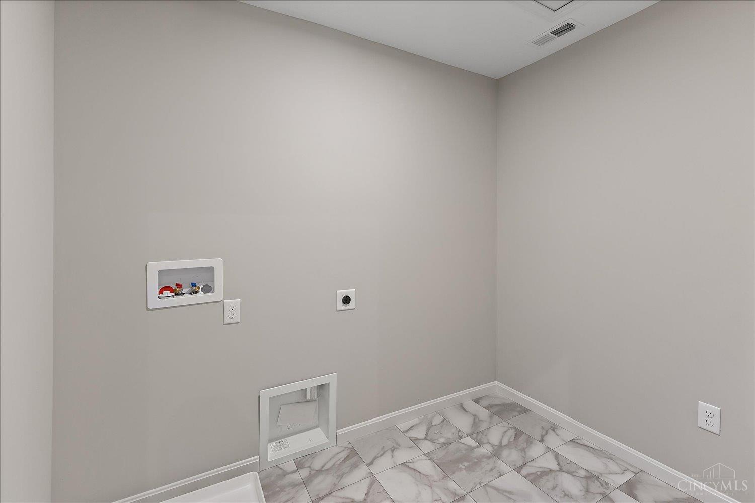 186 Farmstead Boulevard Property Photo 25