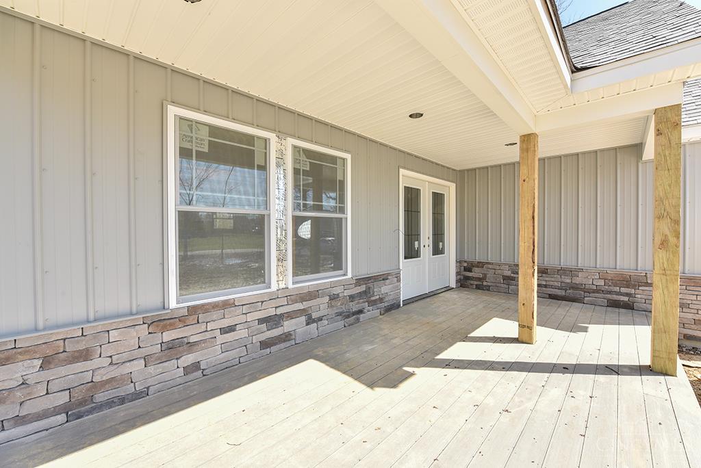 1542 Denny Drive Property Photo 3