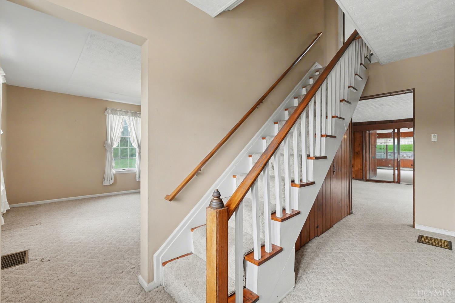 7332 Hillside Avenue Property Photo 6