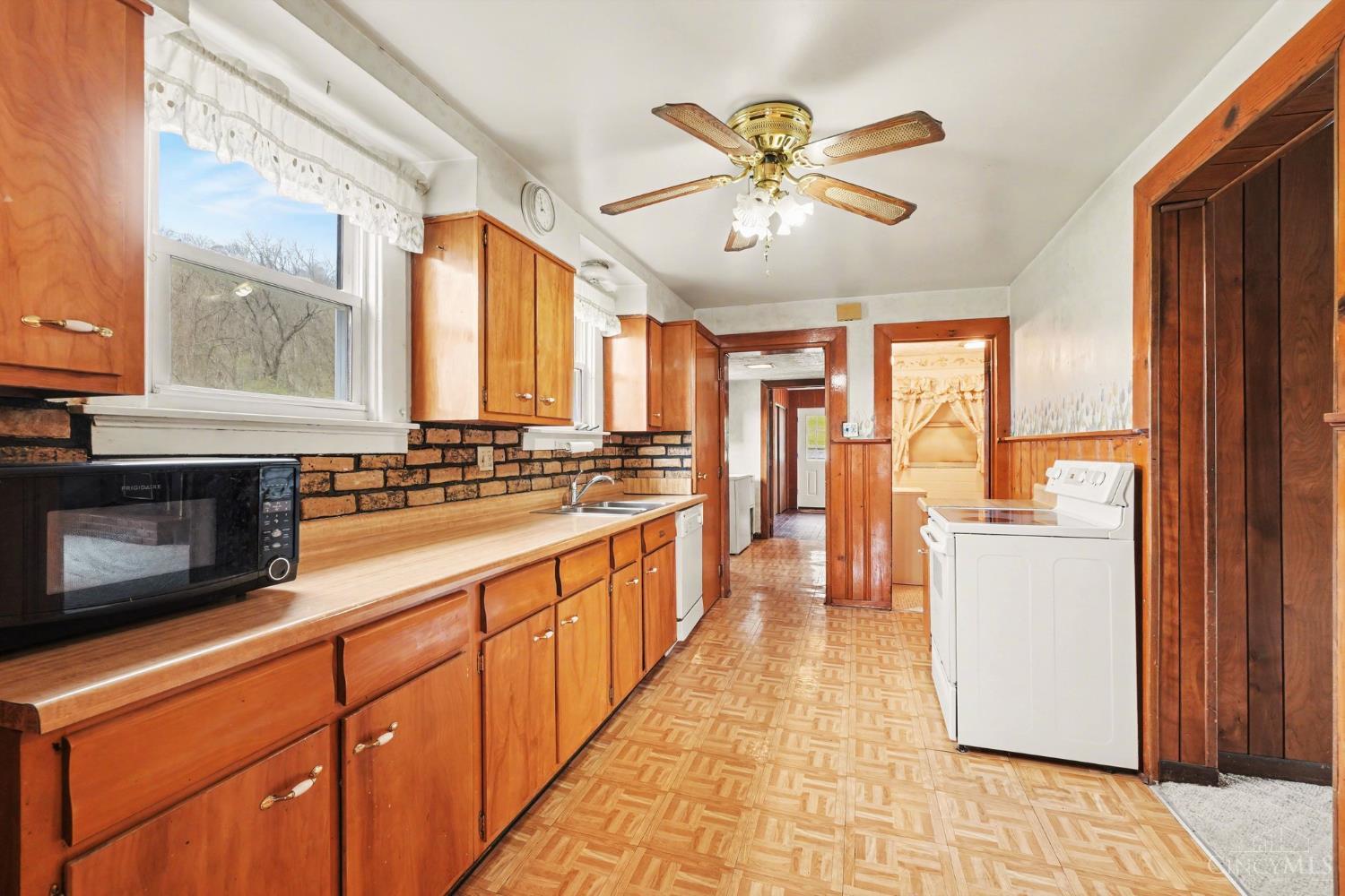 7332 Hillside Avenue Property Photo 10