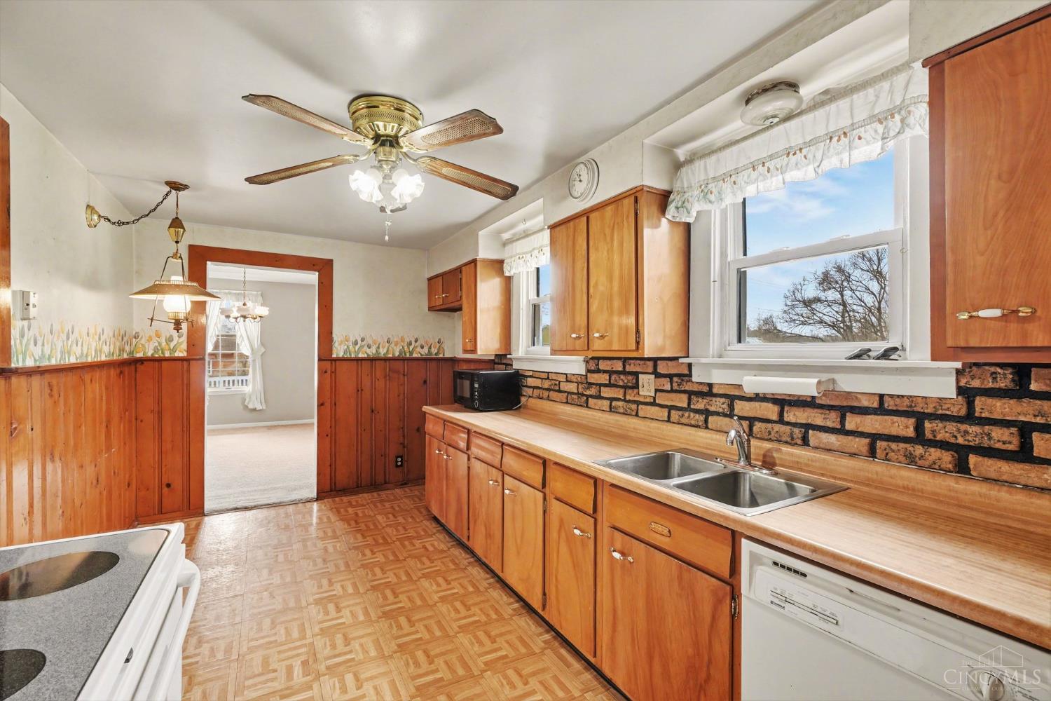 7332 Hillside Avenue Property Photo 11