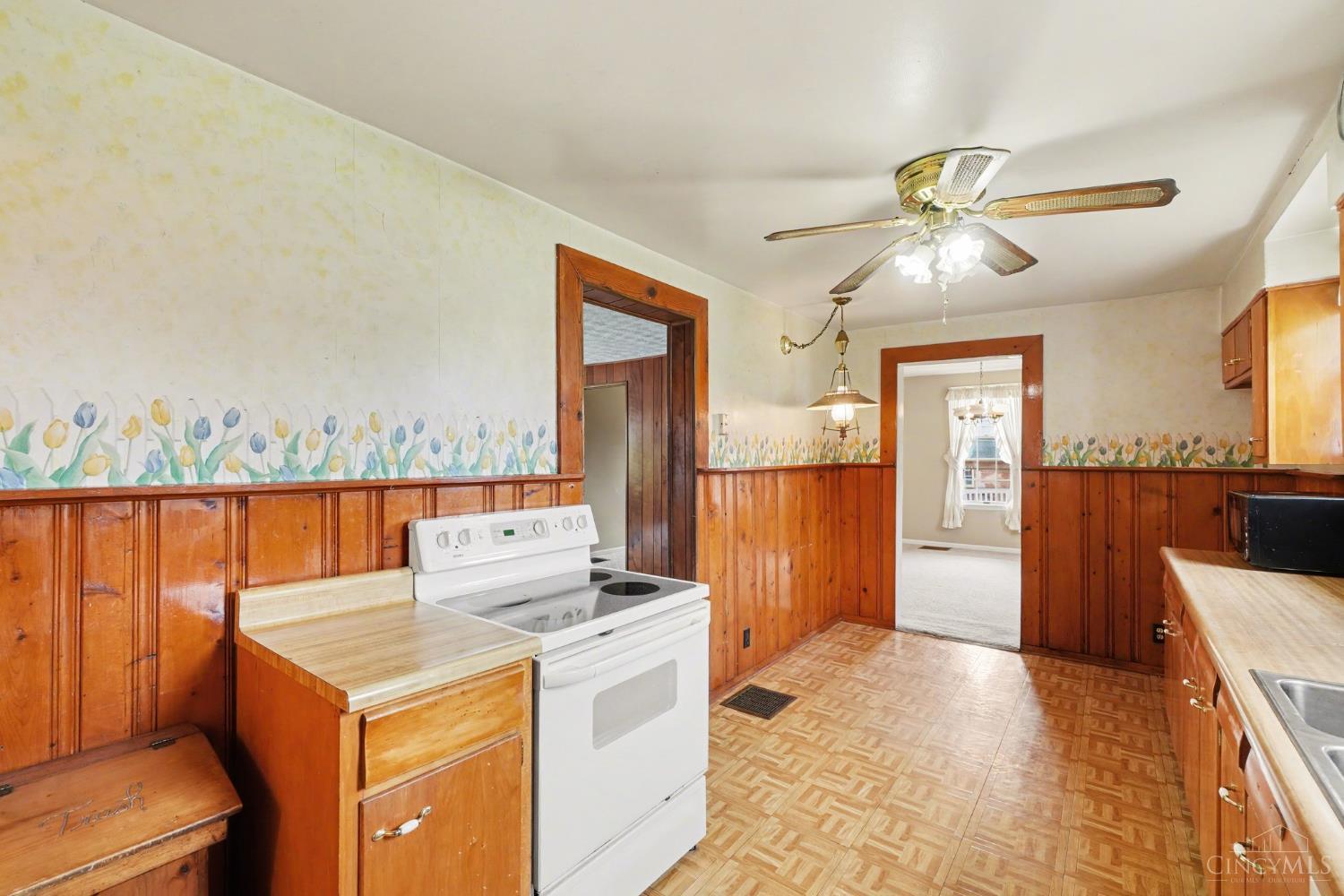 7332 Hillside Avenue Property Photo 12