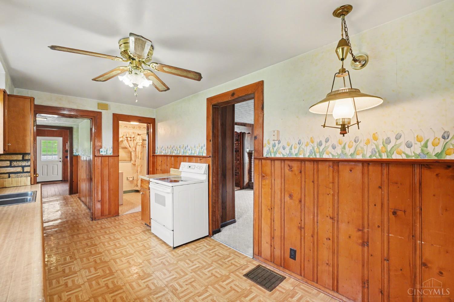 7332 Hillside Avenue Property Photo 13