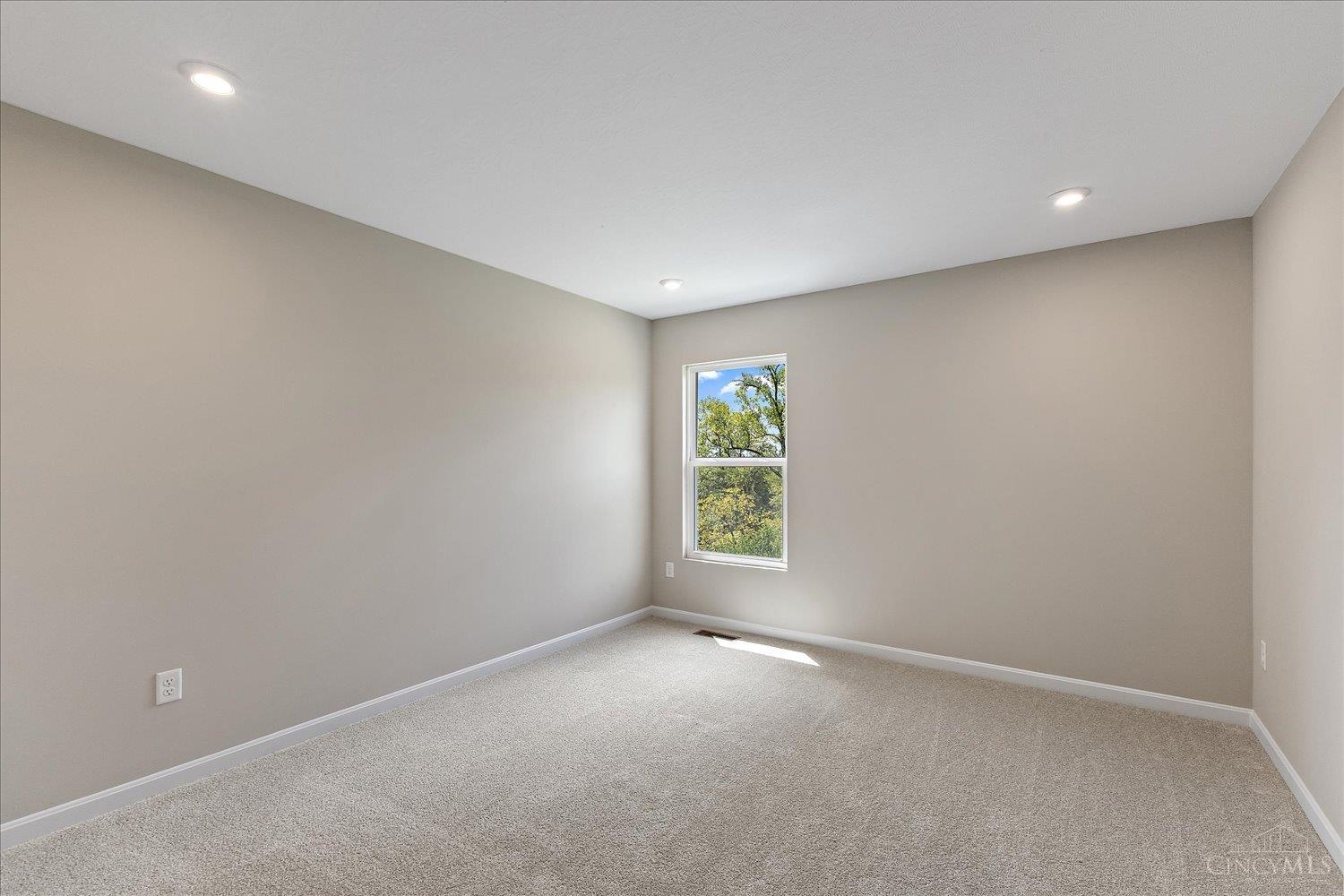 181 Farmstead Boulevard Property Photo 21
