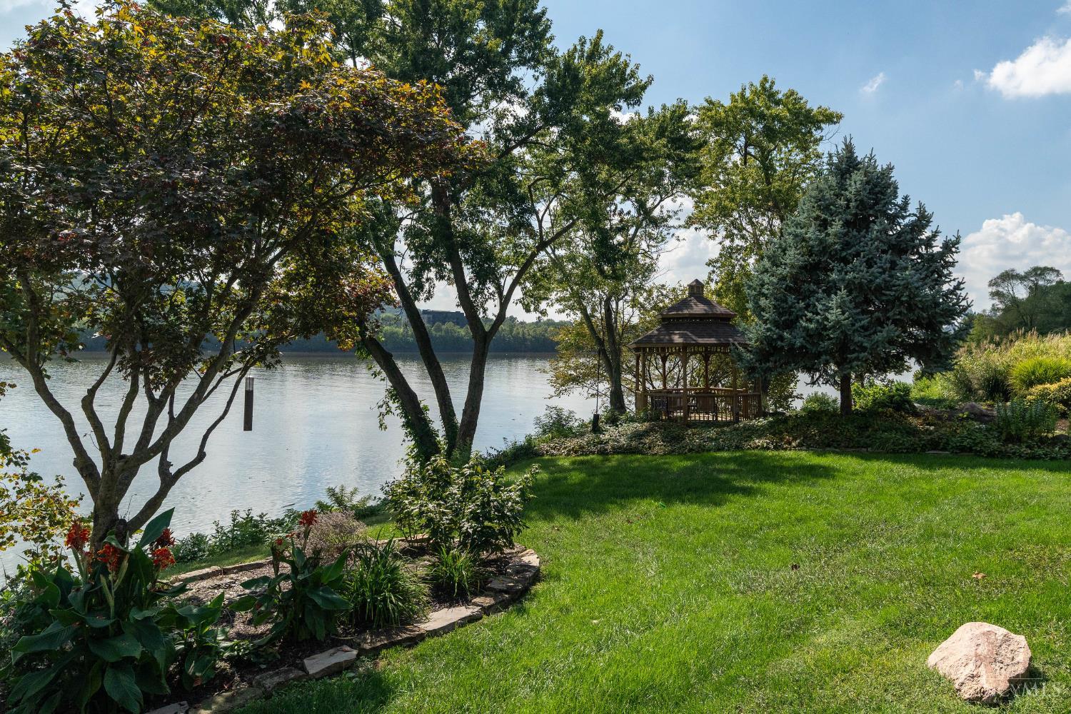 2207 Riverside Drive Property Photo 19