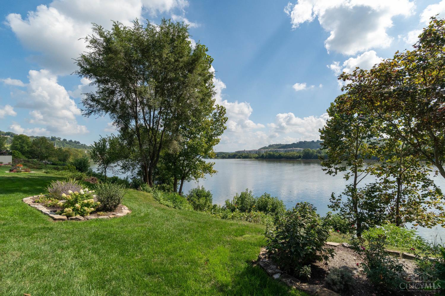 2207 Riverside Drive Property Photo 20