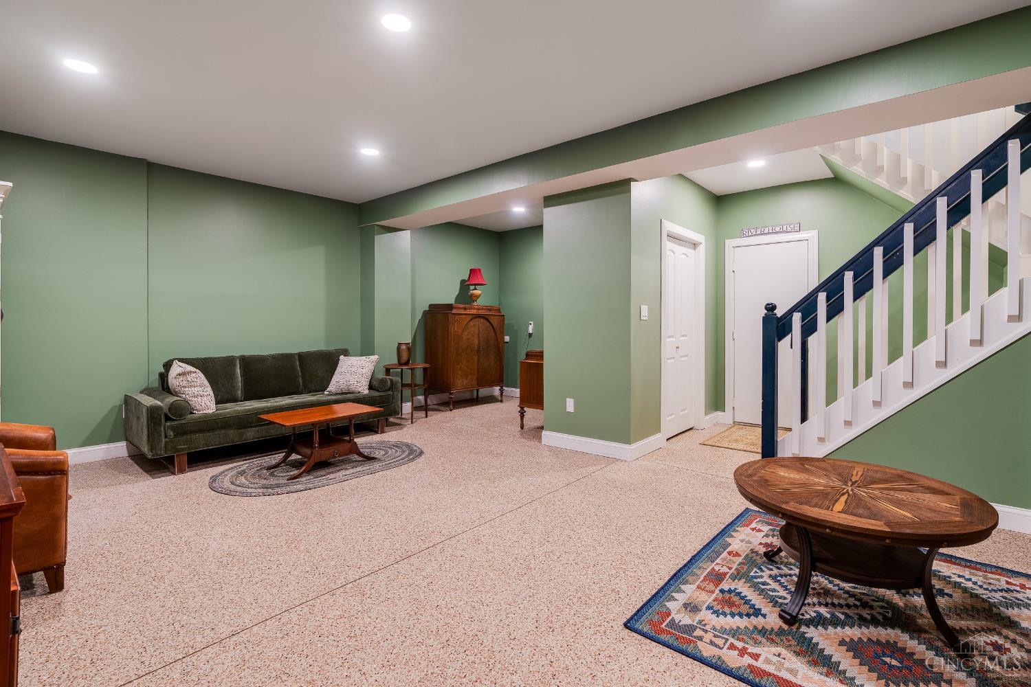 2207 Riverside Drive Property Photo 56