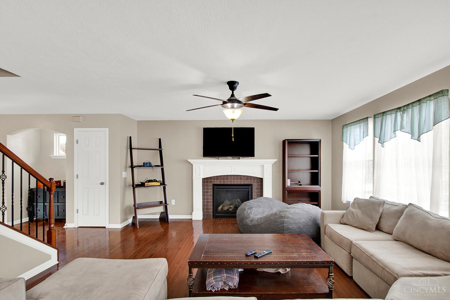 2140 Crossridge Drive Property Photo 8