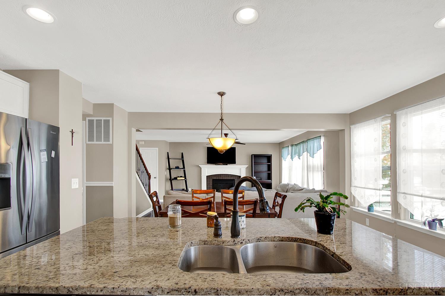 2140 Crossridge Drive Property Photo 12