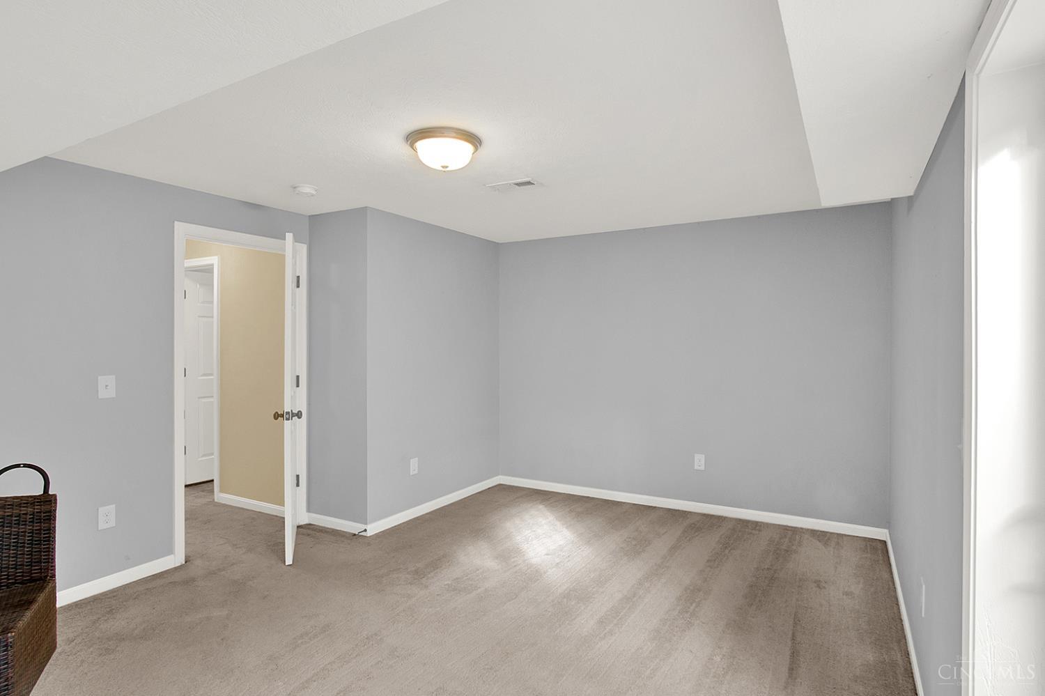 2140 Crossridge Drive Property Photo 24