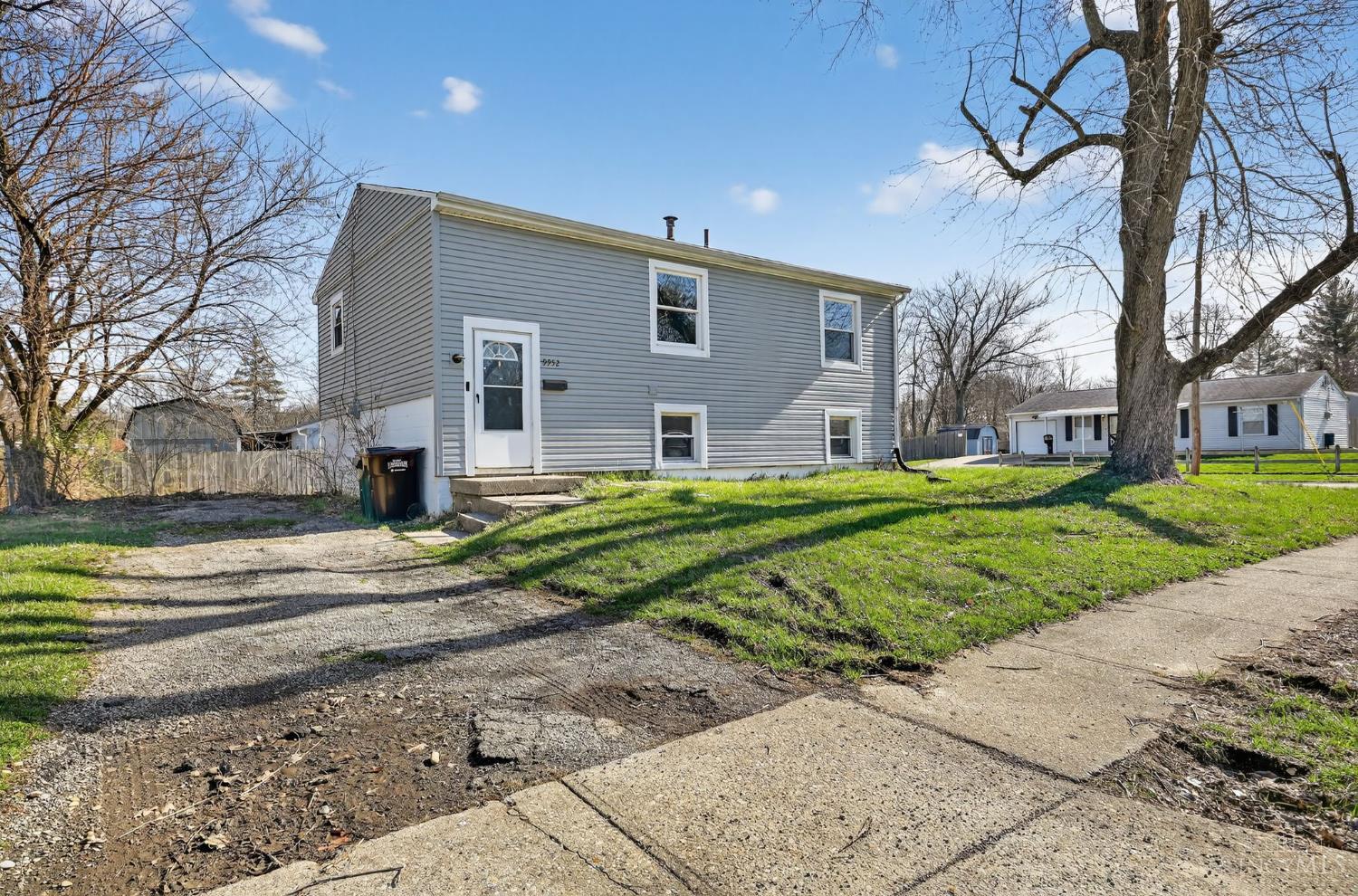 9952 Capstan Drive Property Photo 3