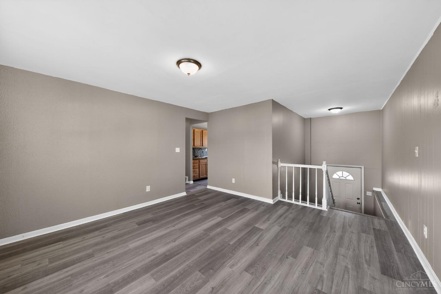 9952 Capstan Drive Property Photo 14