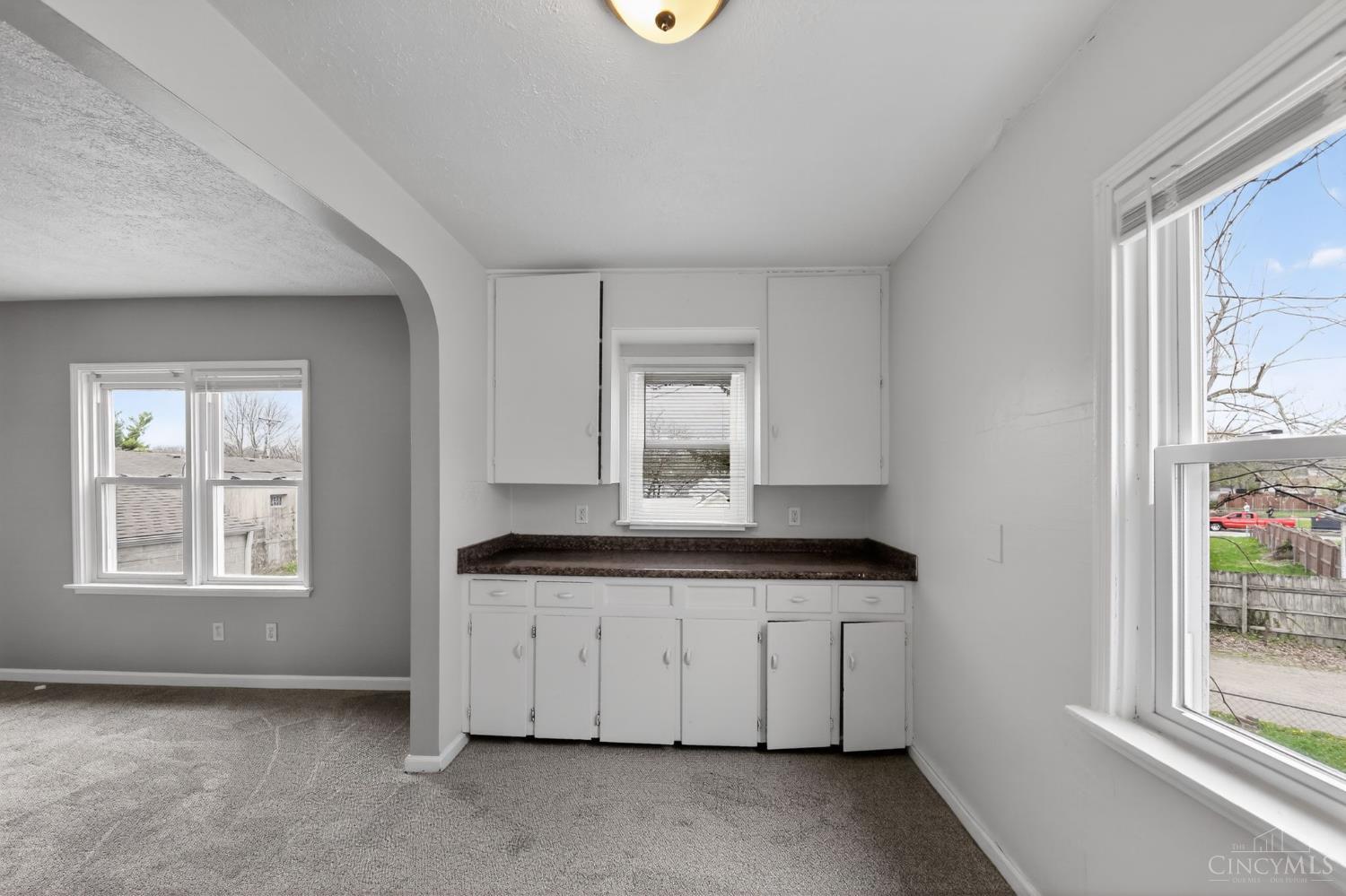 925 Ross Avenue Property Photo 13