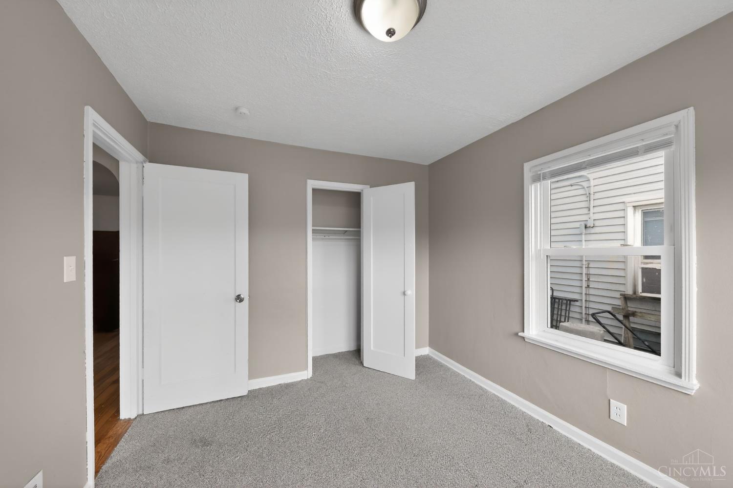 925 Ross Avenue Property Photo 17