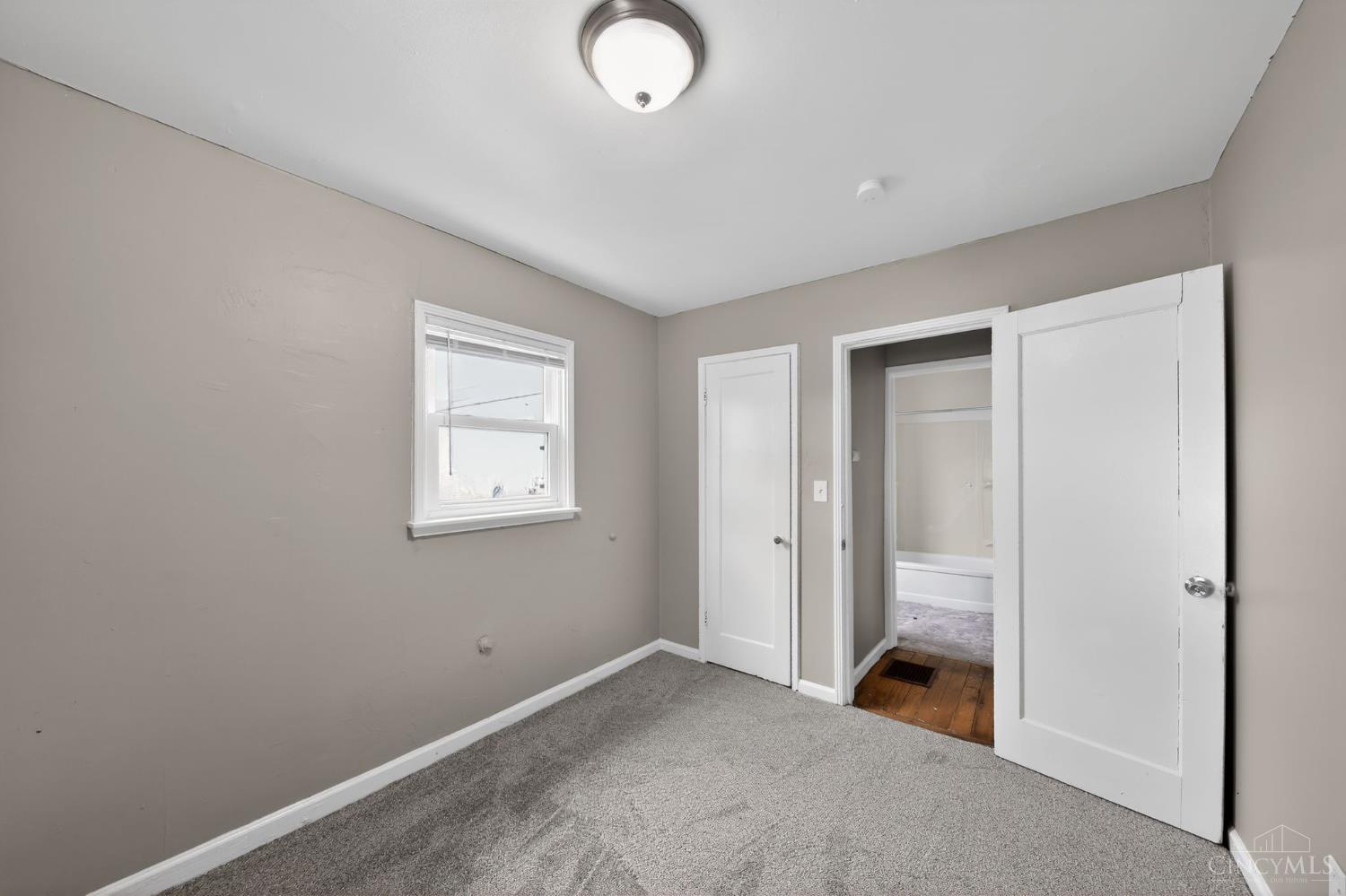 925 Ross Avenue Property Photo 18