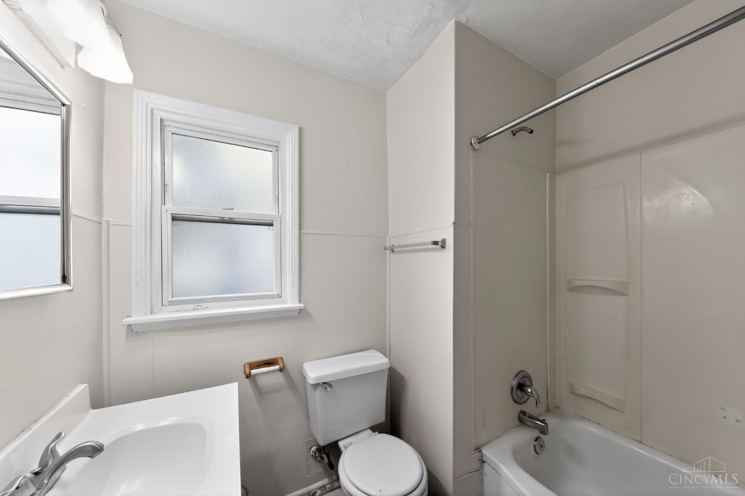 925 Ross Avenue Property Photo 21