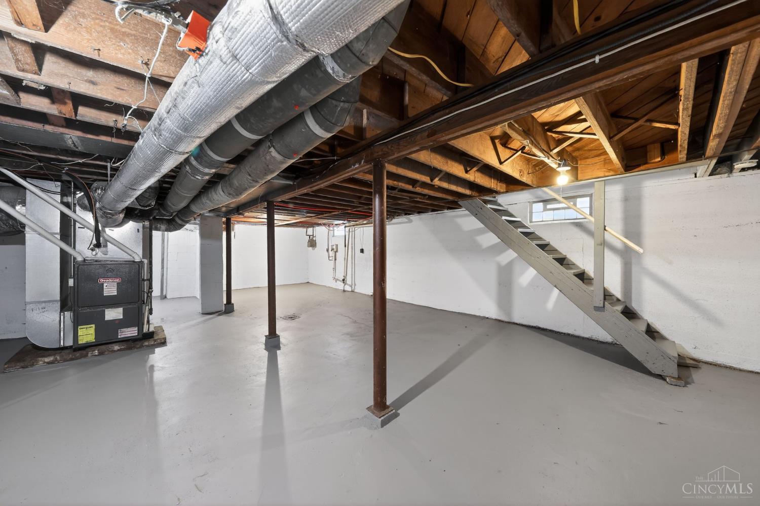 925 Ross Avenue Property Photo 24