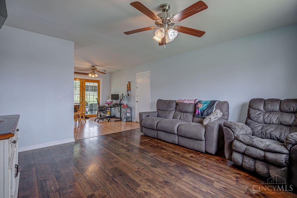10092 Windswept Lane Property Photo 4