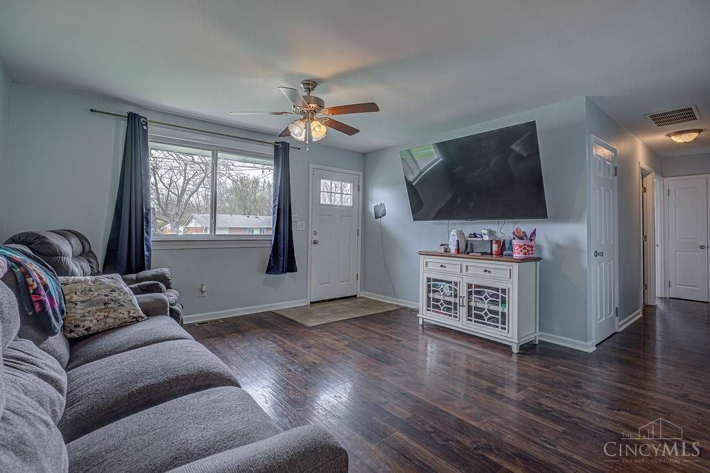 10092 Windswept Lane Property Photo 5