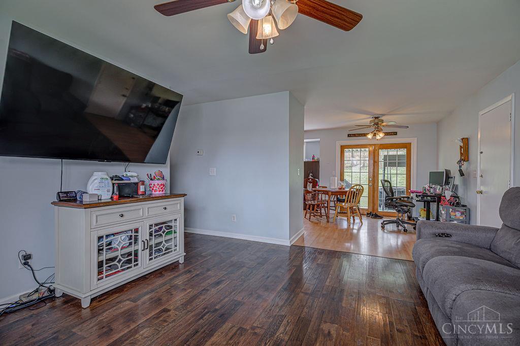 10092 Windswept Lane Property Photo 6