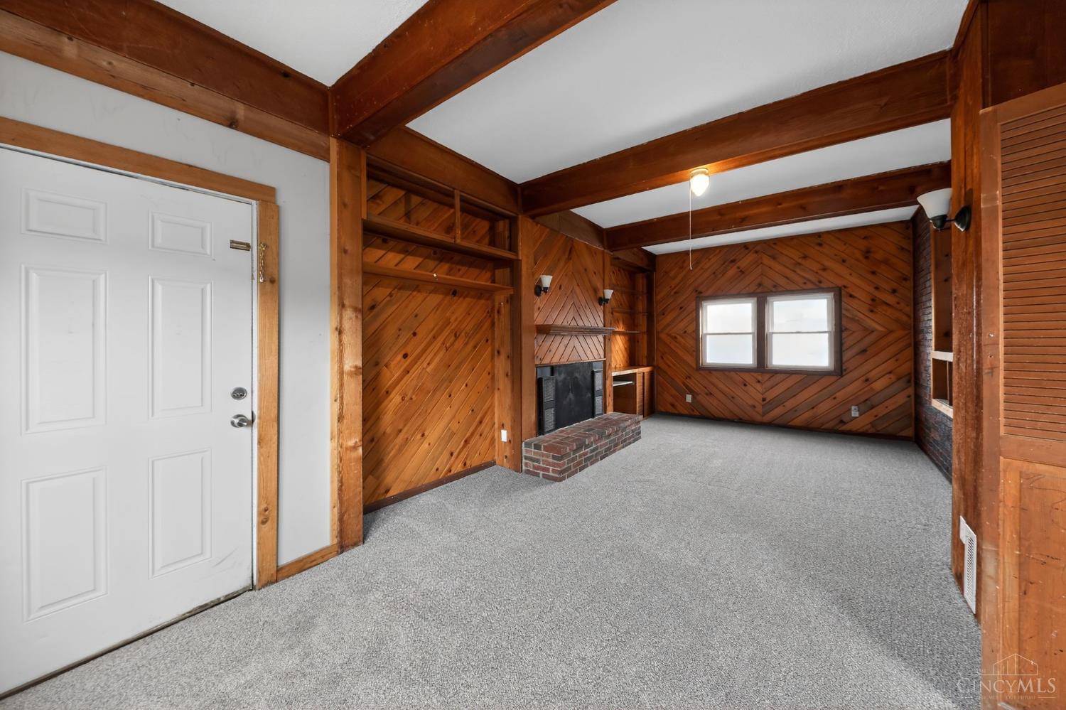 8627 Reading Road Property Photo 8