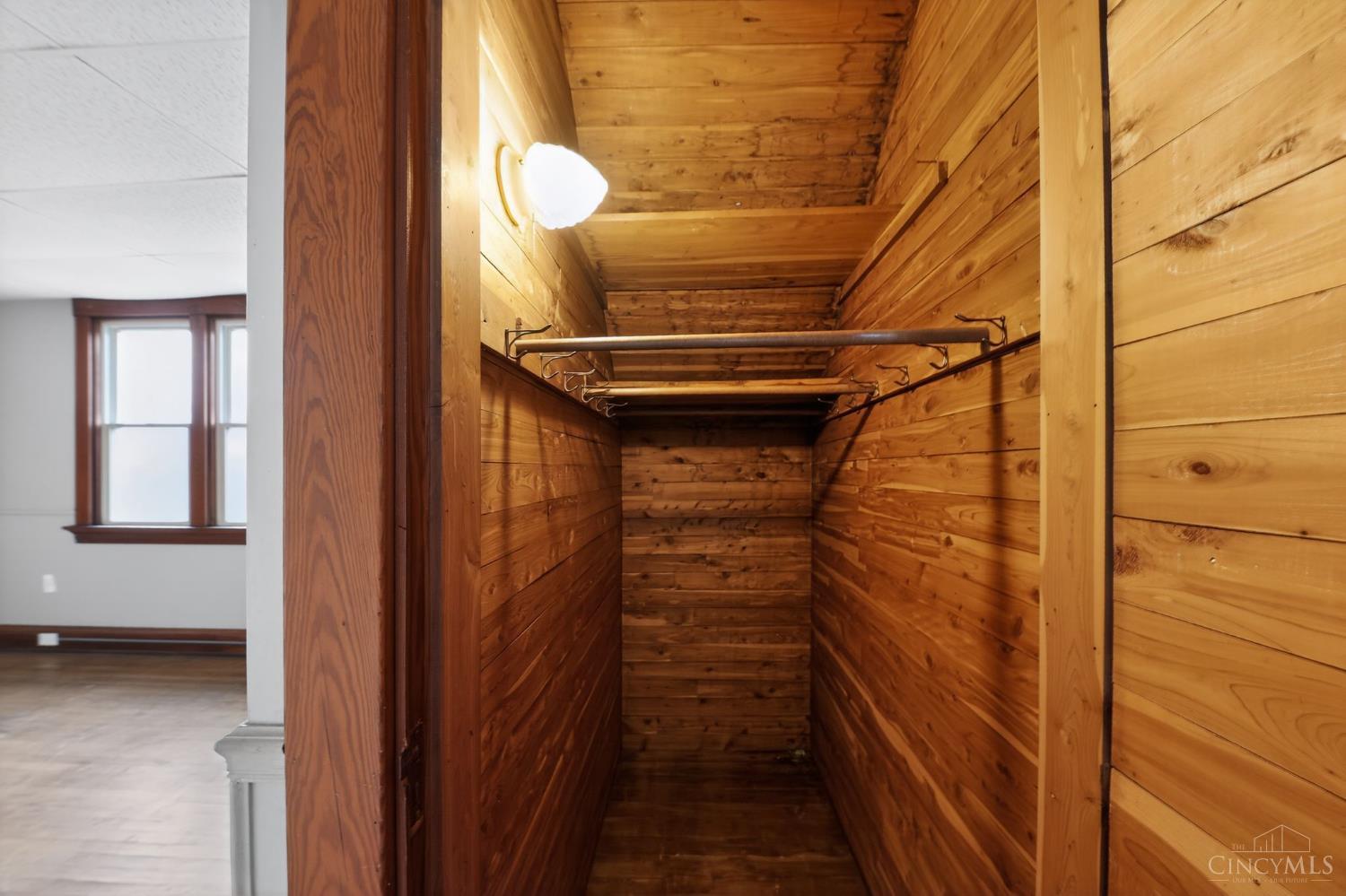 8627 Reading Road Property Photo 12