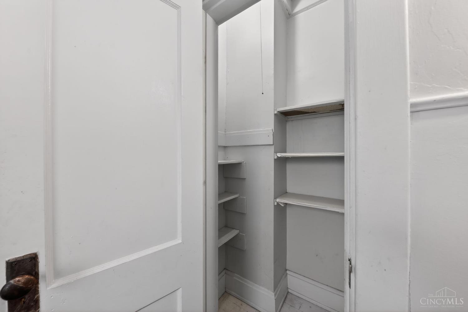 8627 Reading Road Property Photo 16