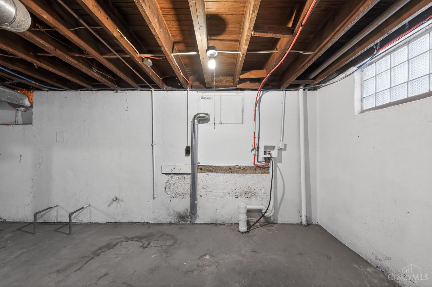 8627 Reading Road Property Photo 21