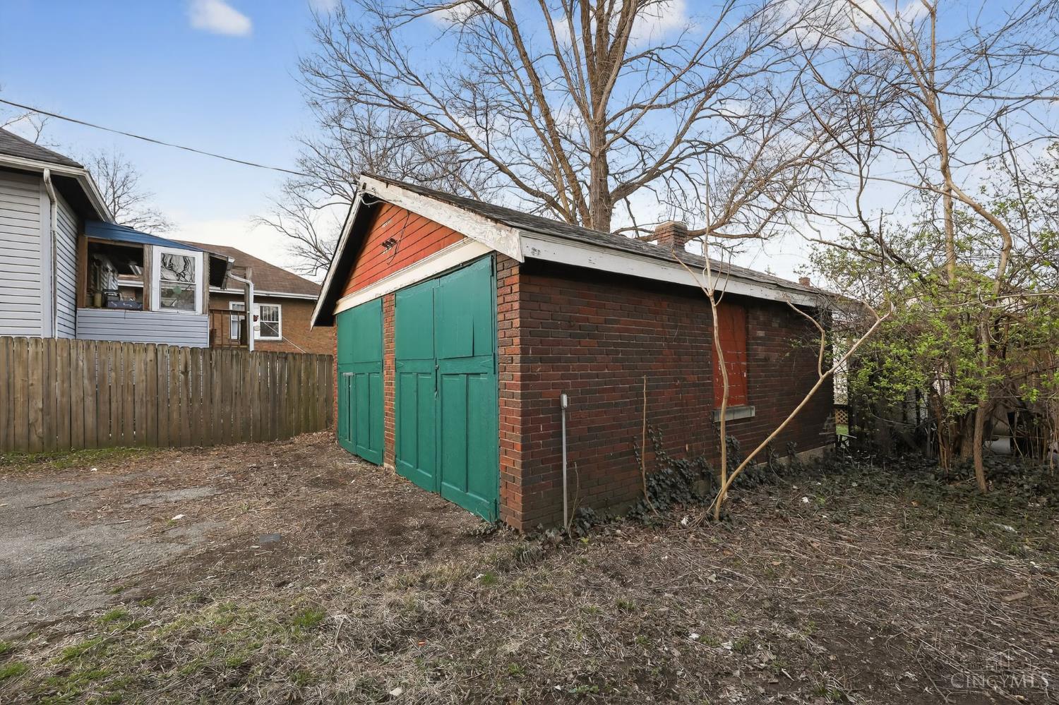 8627 Reading Road Property Photo 30