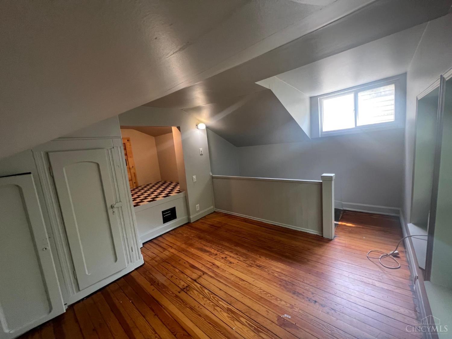2901 Marshall Avenue Property Photo 4
