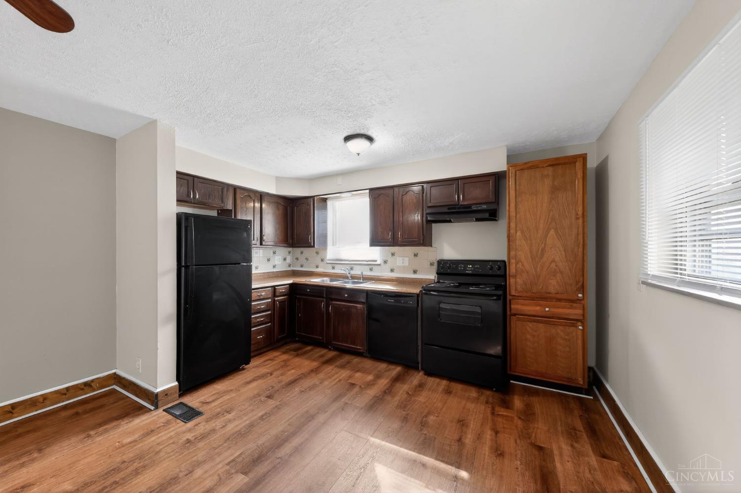 2290 Deblin Drive Property Photo 8