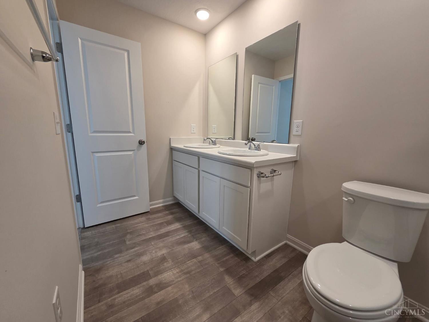2759 Forest Haven Drive Property Photo 8